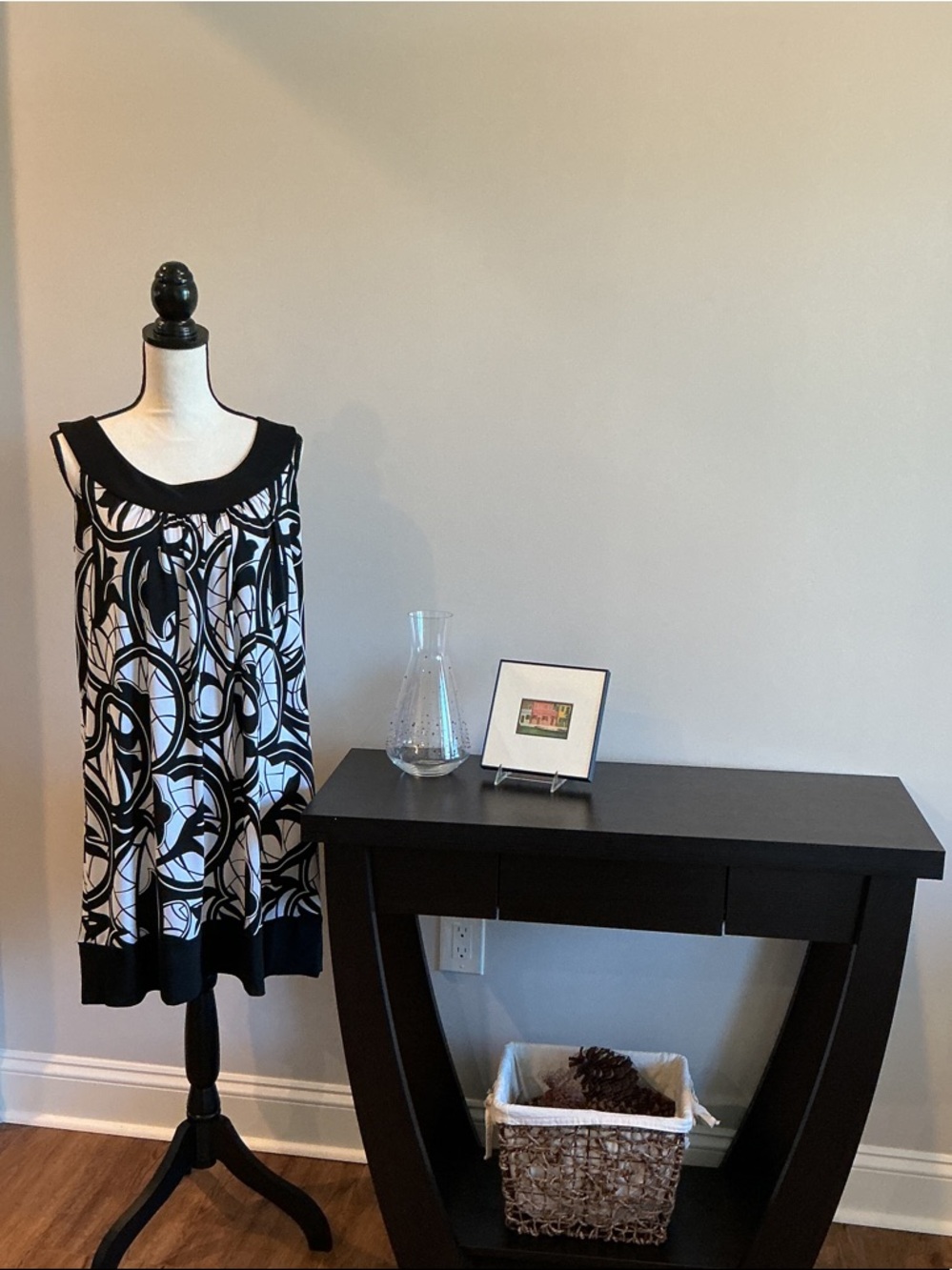 Ronni Nicole Black and White Patterned Sleeveless Dress